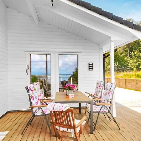 Beautiful In With 3 Bedrooms And Wifi *