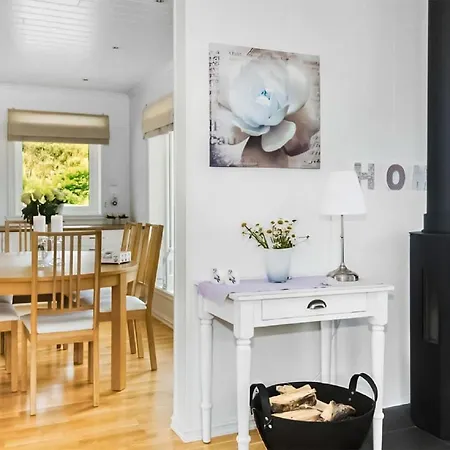 Beautiful In With 3 Bedrooms And Wifi *