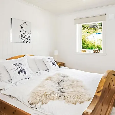 בית נופש Beautiful In With 3 Bedrooms And Wifi Sveio