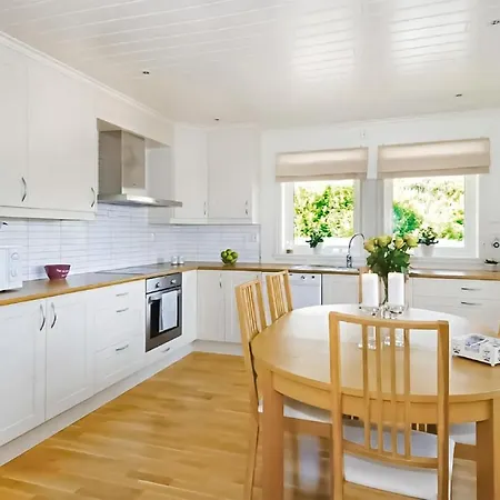 בית נופש Beautiful In With 3 Bedrooms And Wifi *